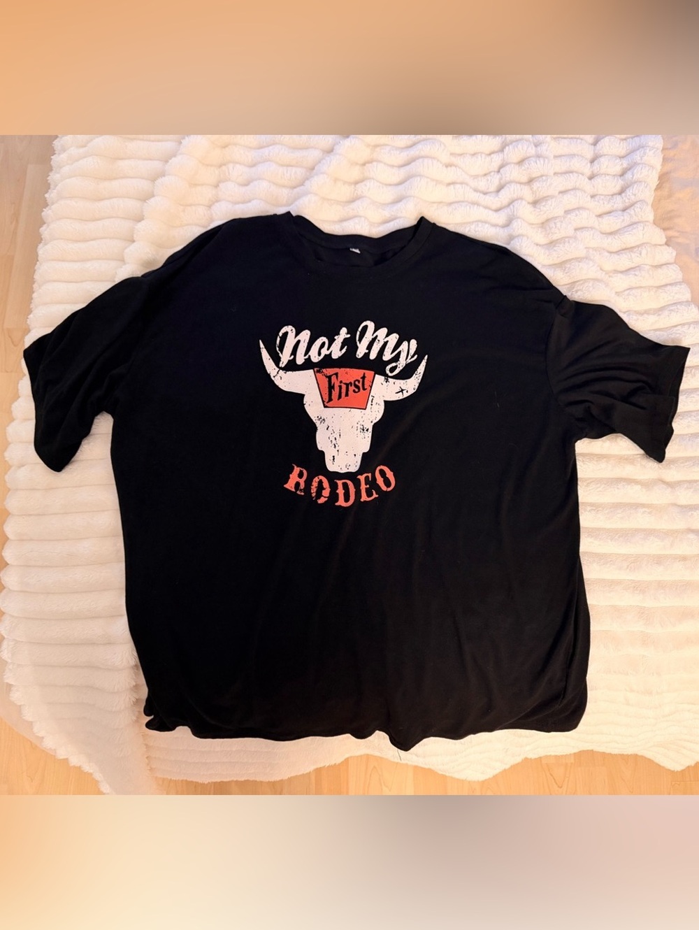 Graphic Rodeo Tee in Black XXL Like New